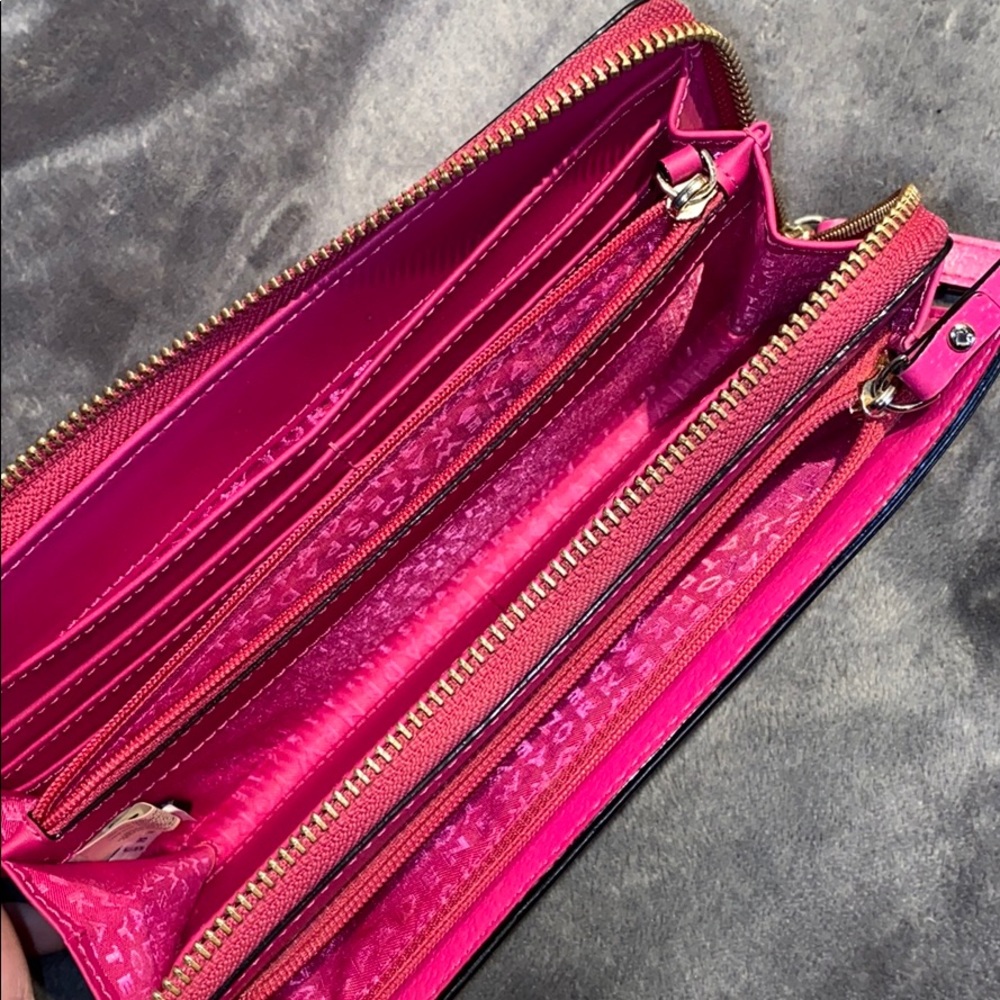 KATE SPADE WRISTLET 💗 - Picture 2 of 3